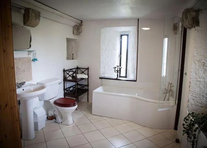 Smithstown Castle * Kilshanny